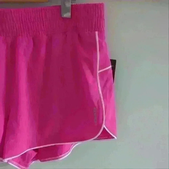 HEAD | Women's Pink/White Mid Rise Relaxed Athletic Shorts - Picture 2 of 4
